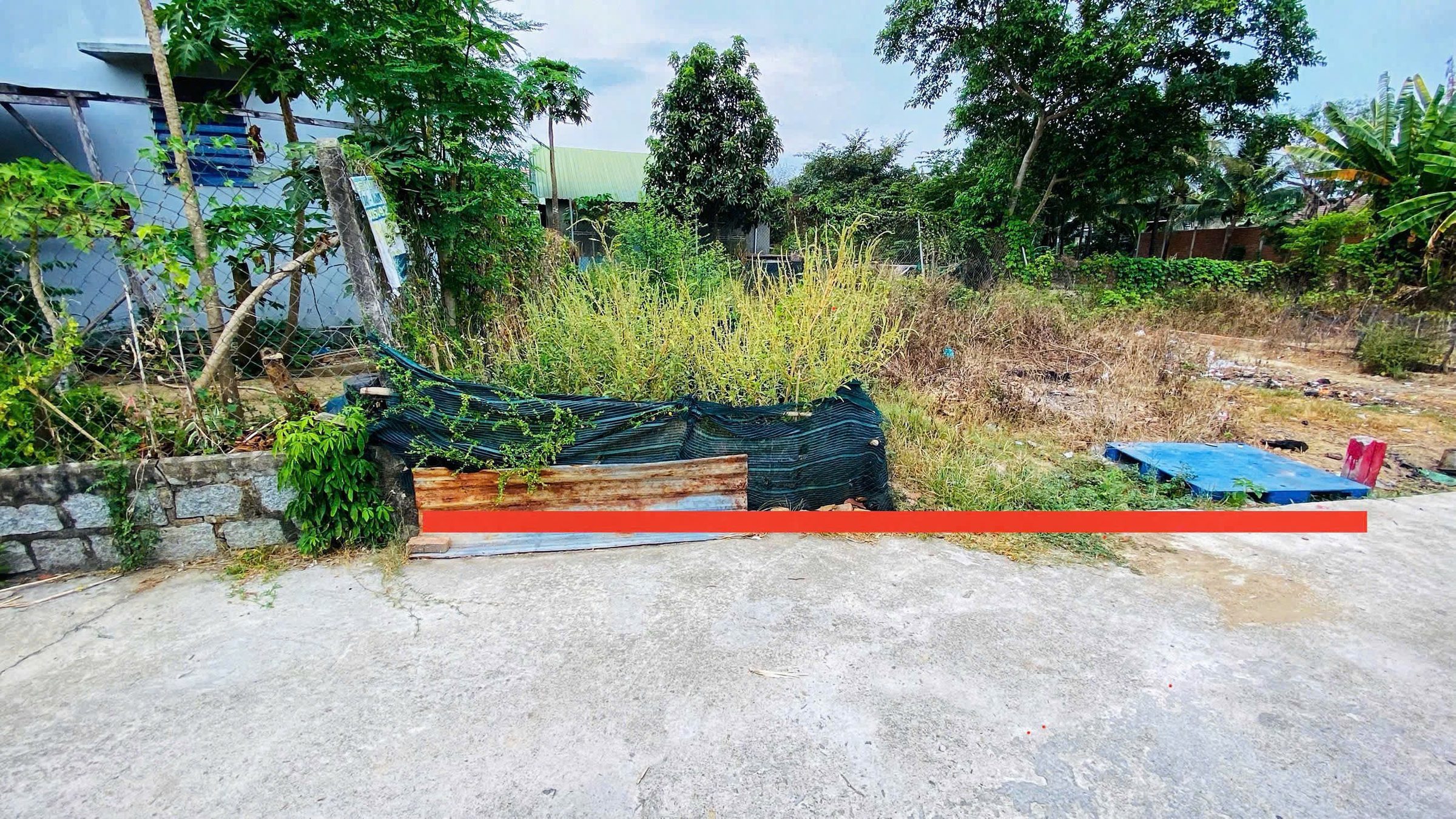 🍁Cần bán lô đất trung tâm Diên Lạc Diên Khánh full thổ cư - Cách TL2 chỉ 100m
- Diện tích 87,1m2 full thổ ngang 6,1m nở hậu 6,5m 
- Đất nằm trong khu dân cư hiện hữu, đường ôtô tận nơi
- Bán kính 1km là trường học, chợ Diên Lạc, Uỷ Ban
- Pháp lý: Sổ h