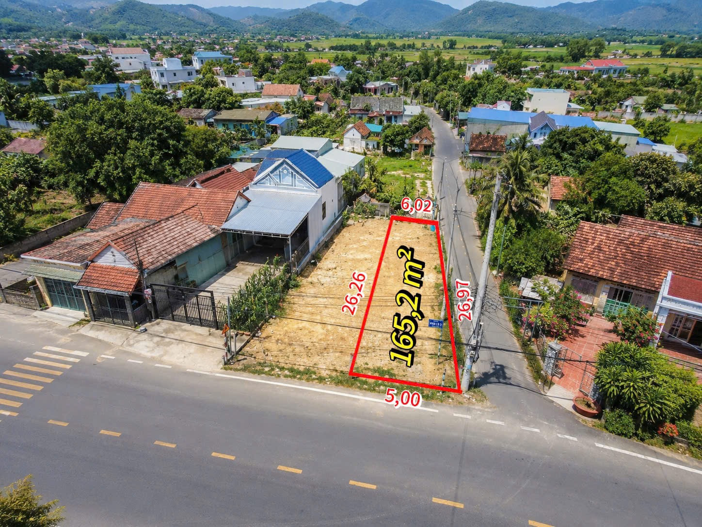 ĐIỂM ĐẦU CAO TỐC NHA TRANG - ĐÀ LẠT 
😍MUA HÔM NAY - KHAI THÁC NGAY😘

✔️ Mặt tiền TL2, Diên Thọ - dễ nhận diện, buôn bán thuận lợi.
✔️ 165m² - ngang 5m 🌻 Hướng Đông Bắc
Dân cư sát nhau - Bán kính 1km