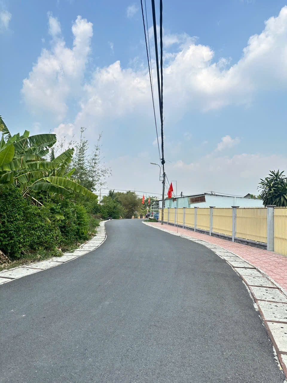 Đất Mặt Tiên Tỉnh Lộ 2 100m2 full thổ xây dựng tự do kdchh . Thuận tiện đi lại