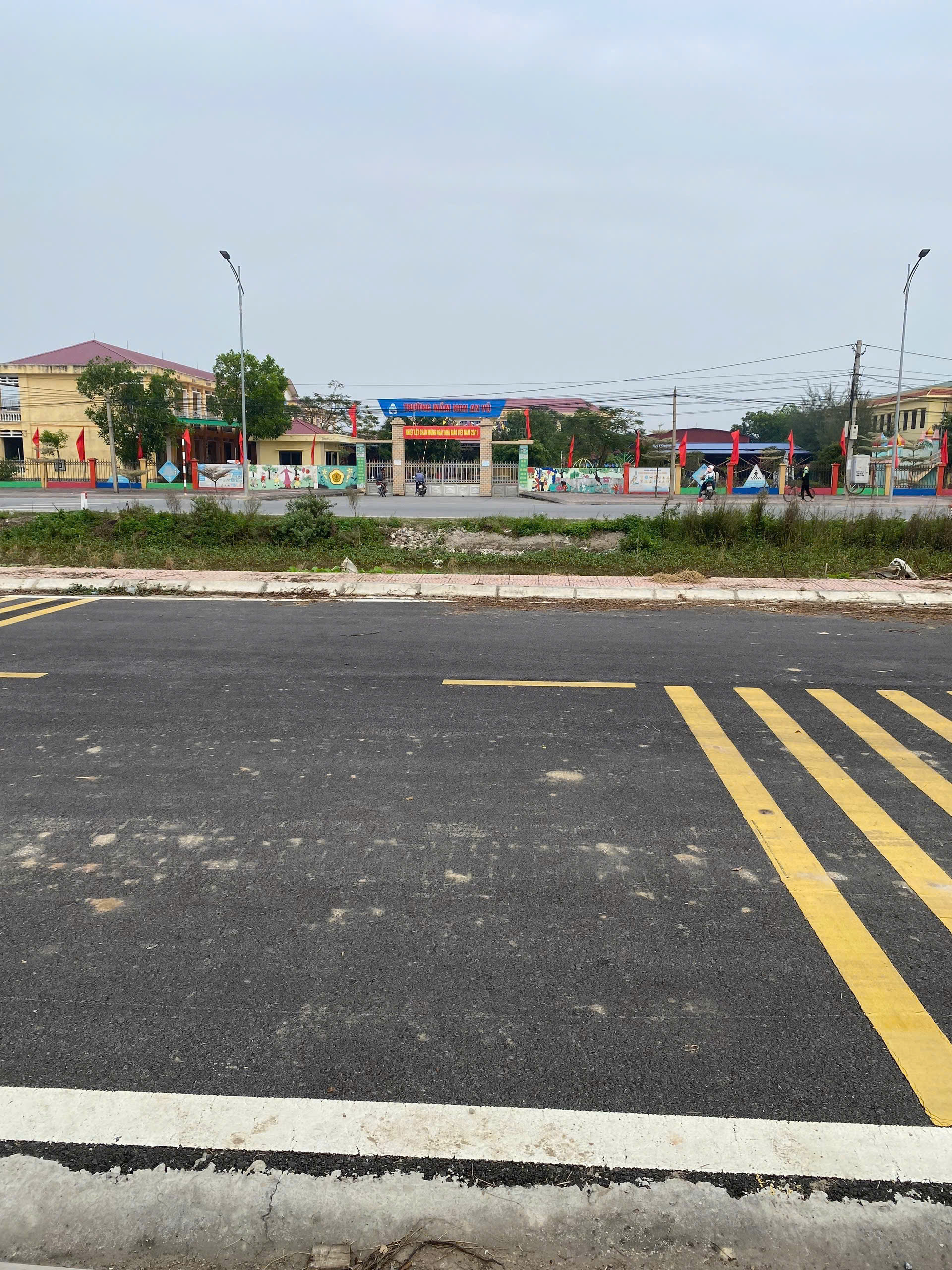 Bán đất 108m2 (6x18) mặt đường ngoài KDC Đồng Phúc, An Lễ, Quỳnh Phụ đối diện trường mầm non, cách quốc lộ 10 chỉ vài trăm mét