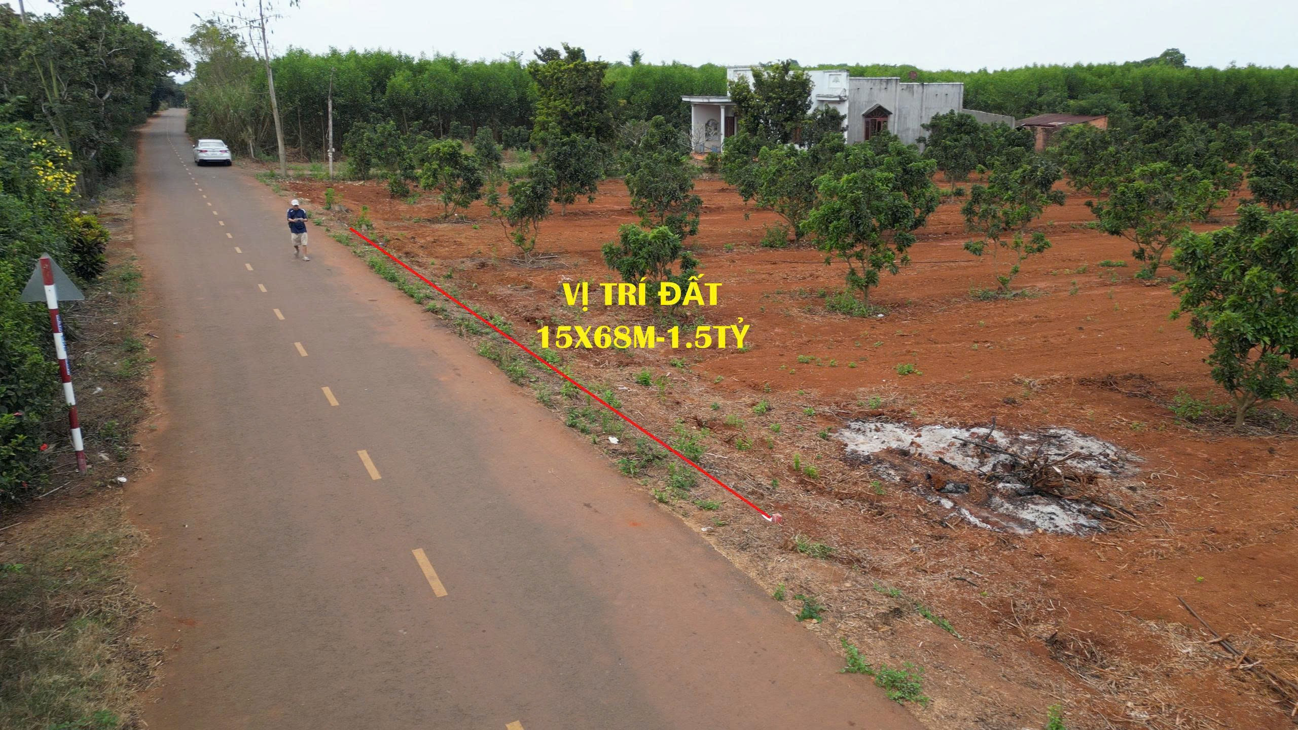 Bán 9 lô sổ riêng 3mt giá 1.350 tỷ/lô
Gần chợ Tân Lâm