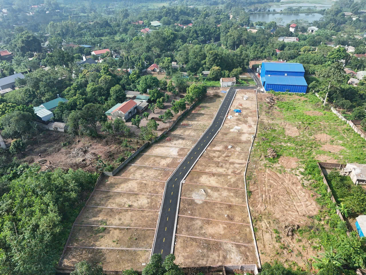 BÁN ĐẤT NỀN TRUNG TÂM BA VÌ – 100m² SẴN SỔ ĐỎ FULL THỔ CƯ – CHỈ 920 TRIỆU