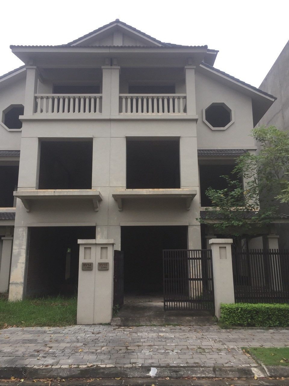Chính chủ cần bán căn Biệt thự song lập 180 m2 tai khu đô thị Sunny Garden City , Quốc Oai
