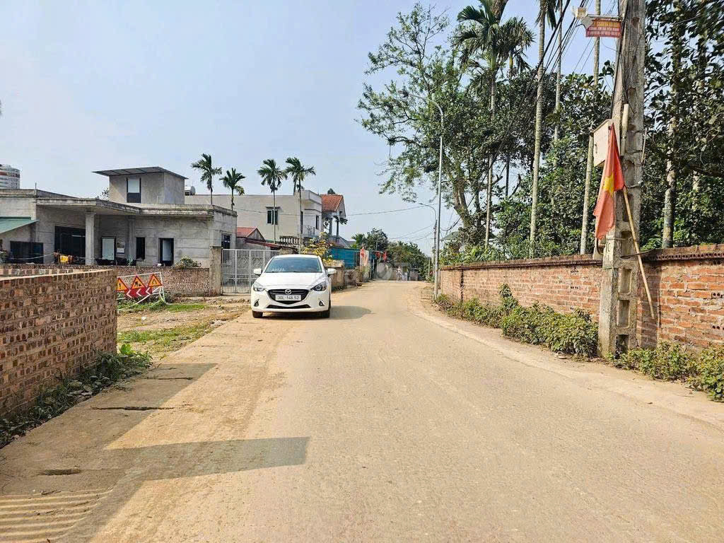 Cho thuê 2.000m2m2 tại Yên Bình,Thạch Thất, Quôc Oai, Hà Nội.