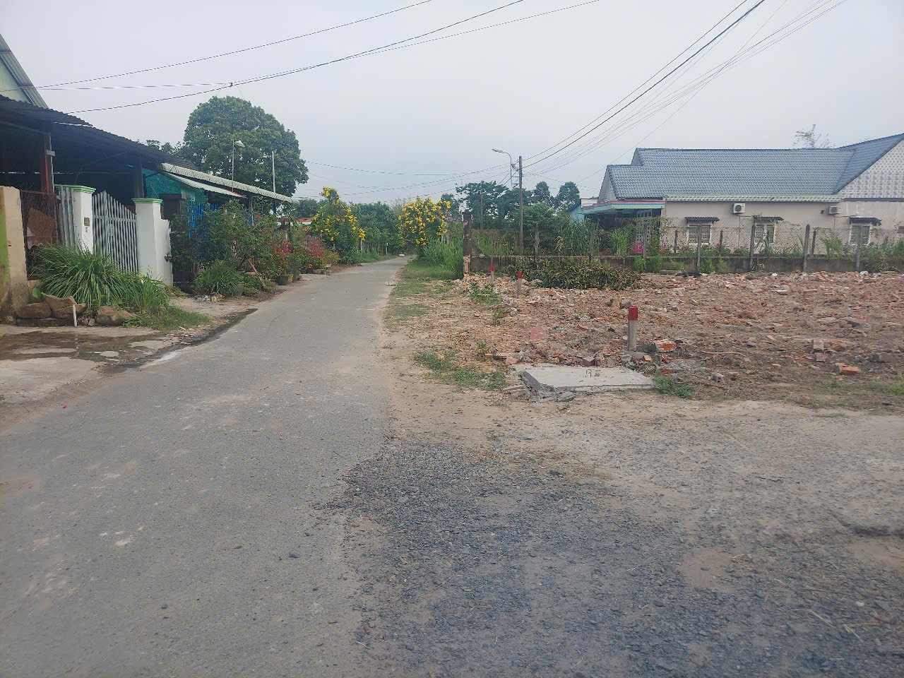Bán đất góc 2 mặt tiền nhựa xã Trung Lập Hạ Củ Chi TPHCM, DT: 8x23m.
