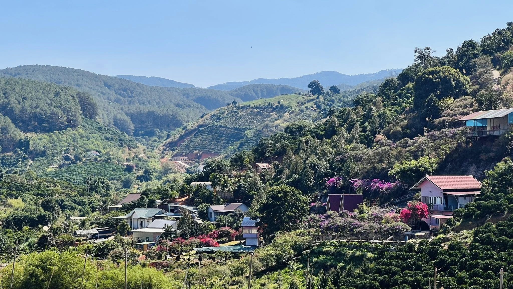 Đất xã Mê Linh chạm phường Cam Ly Đà Lạt 800m.VIEW THÔNG. Chỉ 300m ra nhựa ĐT 725. Giá 1.25 tỷ