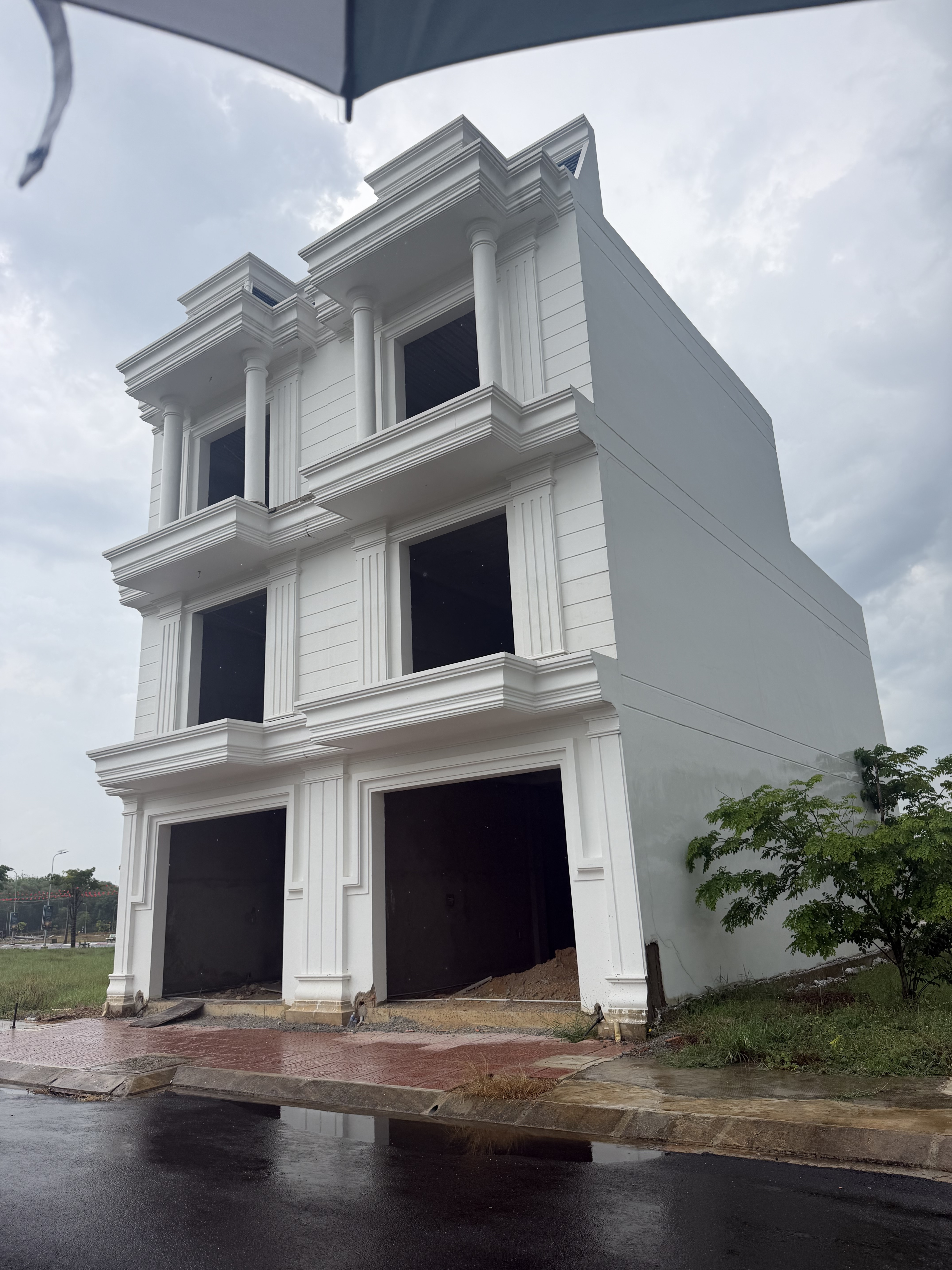 Bàn giao nhà 70m2 trong Khu đô thị Bắc Sài Gòn chỉ với 1tỷ539. Đường trước nhà 15m. Sổ riêng.