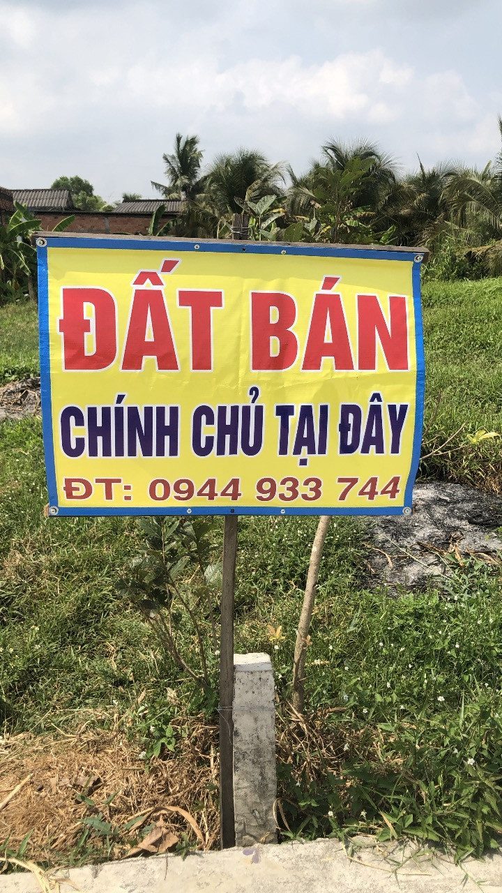 6 nền đất ODT full thổ . Mặt tiền đường nhựa thông 2 hướng .5x26 giá 600 triệu/nền bao trọn phí thuế.