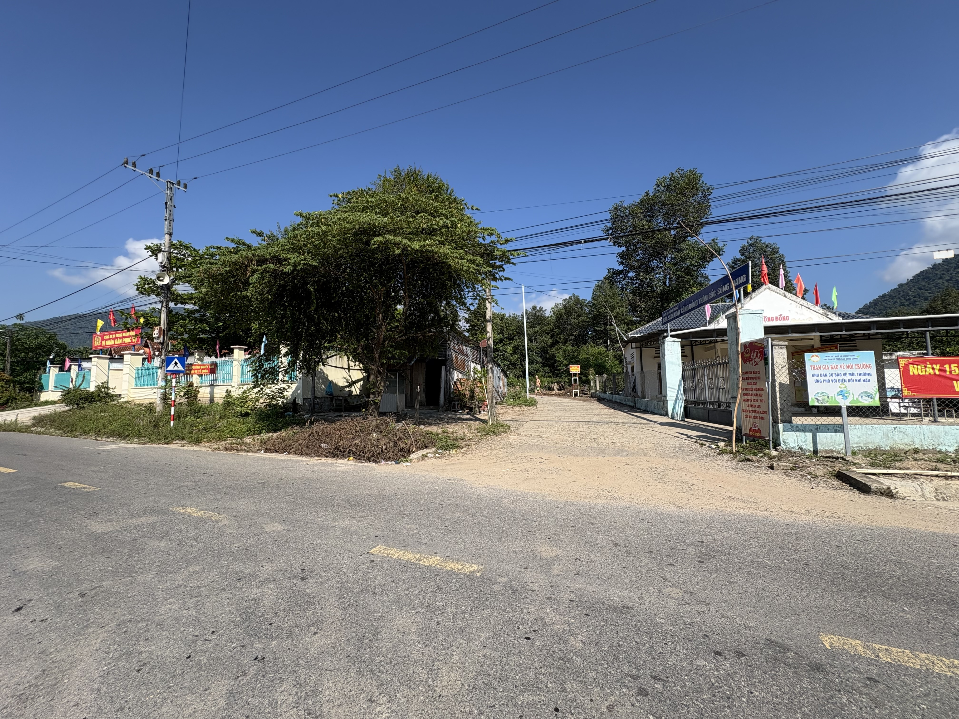 Bán lô đất view sông cái, khánh trung, khánh vĩnh, dt 2725m2, giáp đường bê tông 80m. LVCC 0938161427