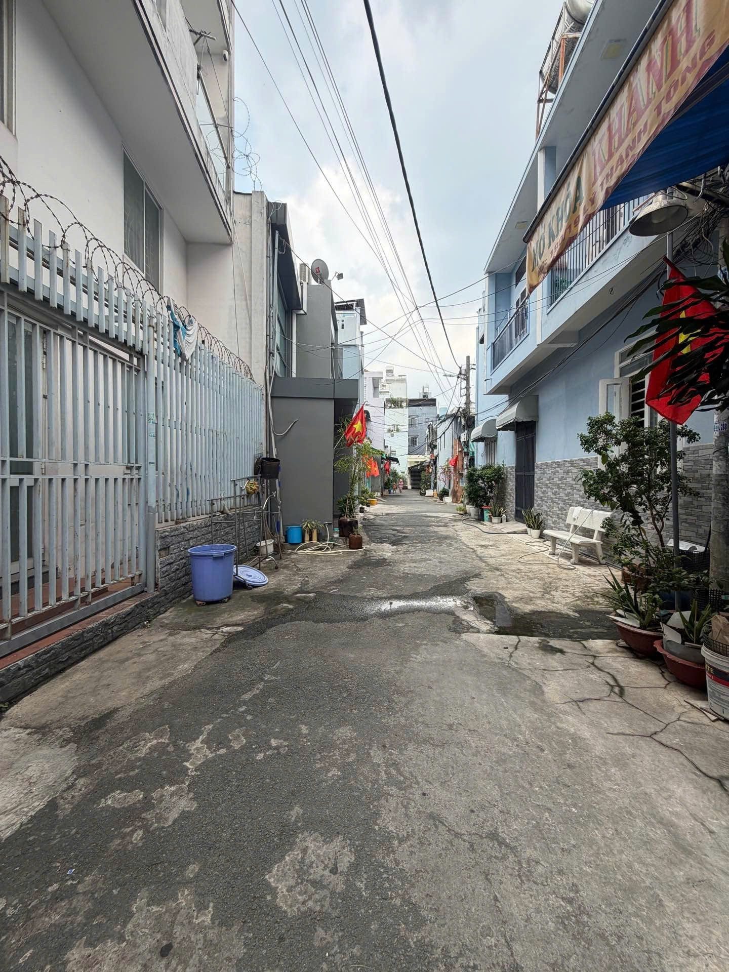 Nhà 3PN, Hẻm 5M ngay Tô Hiệu, nhà 52m2, giá chỉ 5 tỷ nhỉnh