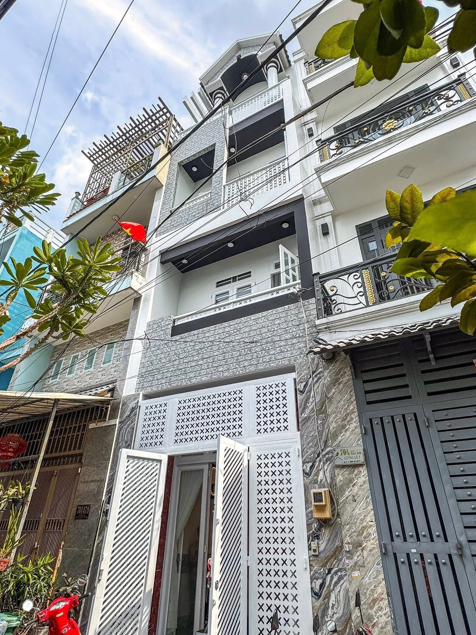 Chủ cần bán gấp nhà giá rẻ nhất thị trường ngay Tô Hiệu,Q.Tân Phú 5tỷ35 70m2.SHR hẻm thông xe hơi