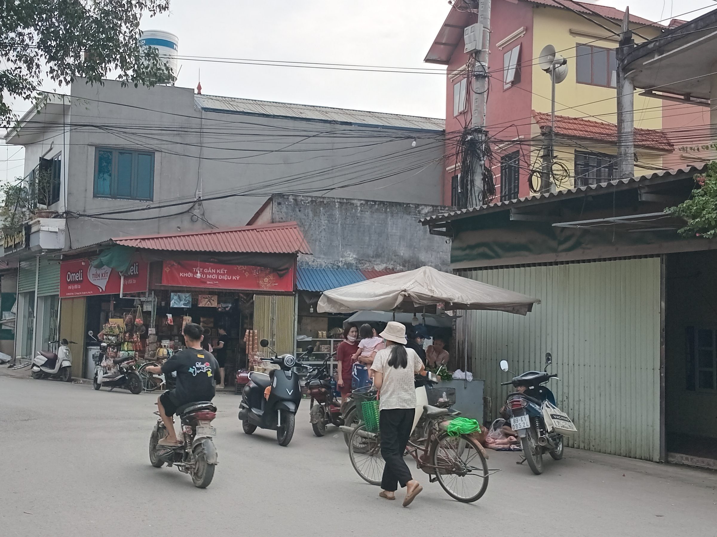 Bán đất tặng nhà 2 tầng có 2 phòng trọ cho thuê nghĩa trụ gần vin, giáp kcn, vành đai 4