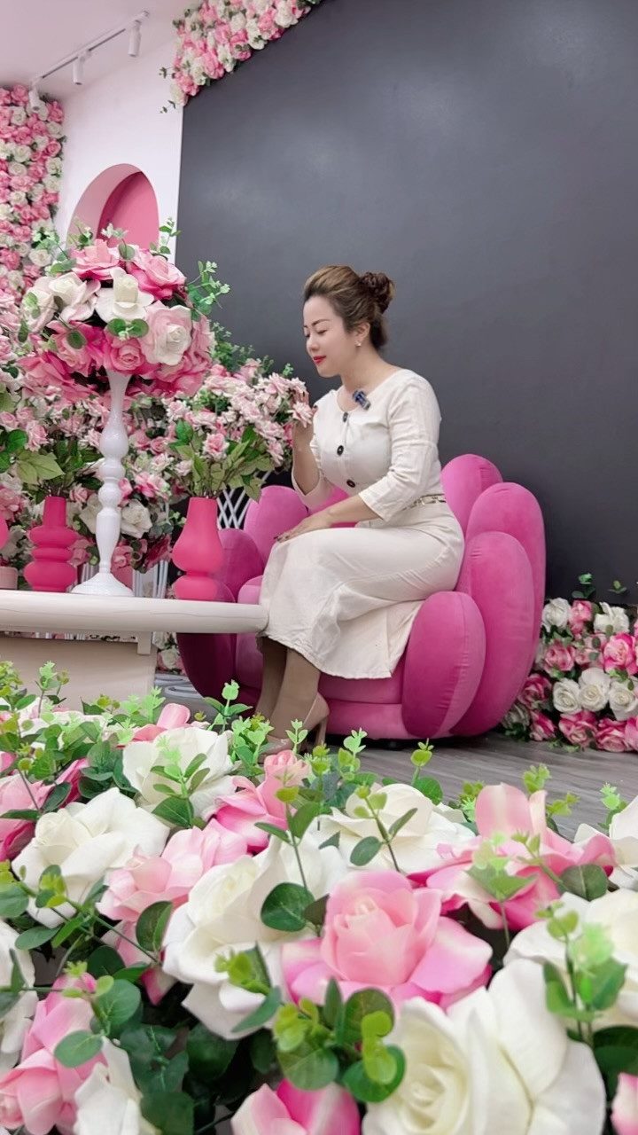 Chủ giảm tận 8 tỷ rồi
VILLA THƯƠNG MẠI CAO CẤP
QUẬN 12 - TÔ KÝ - SÁT GÒ VẤP
TIỆN ÍCH CAO NGÚT
750M2 - NGANG 14M - NỞ HẬU TÀI LỘC
SẢNH 100 VỊ KHÁCH + 11PHÒNG + 3PHÒNG VIP + SÂN VƯỜN TIỆC TÙNG
SHR, CÔNG CHỨNG NHANH
☎️lj #hangbadia 0965518639