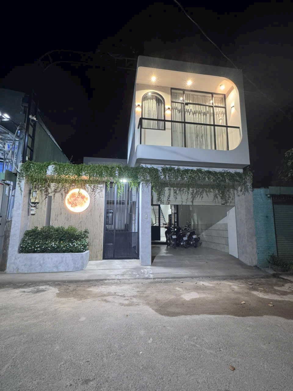 BIỆT THỰ MINI 8x20M SANG TRỌNG – SÁT VÁCH NGUYỄN ẢNH THỦ - SẴN SÂN VƯỜN & HỒ CÁ PHONG THỦY CHỈ 10.8 TỶ