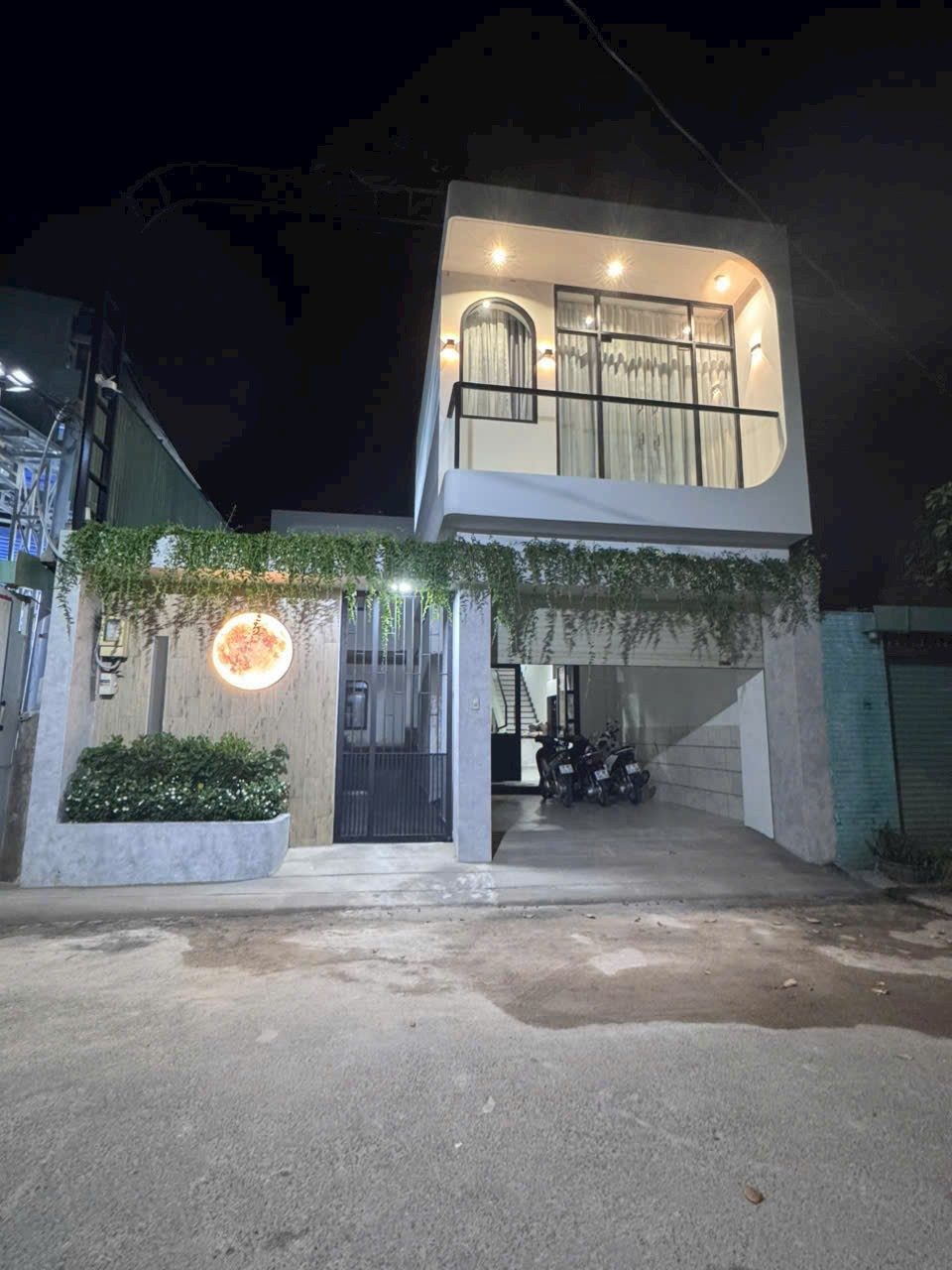 BIỆT THỰ MINI 8x20M SANG TRỌNG – SÁT VÁCH NGUYỄN ẢNH THỦ - SẴN SÂN VƯỜN & HỒ CÁ PHONG THỦY CHỈ 10.8 TỶ