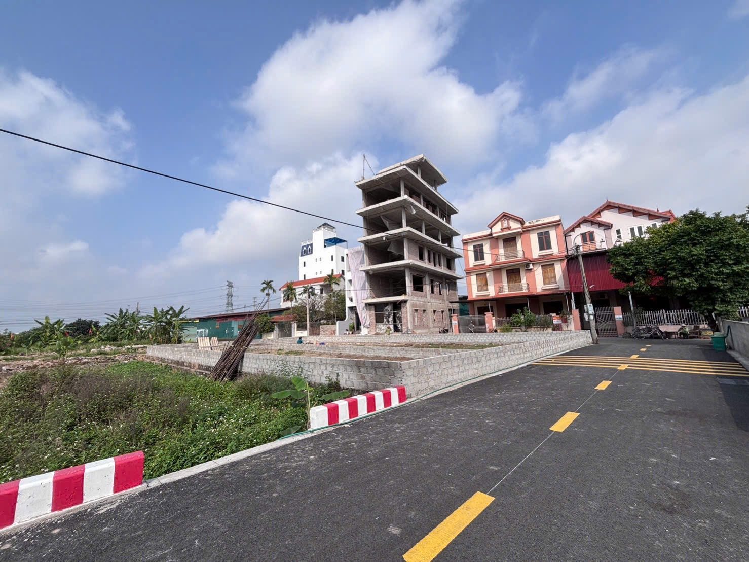 Bán Đất 200m2 có sẵn 200 m2 thổ cư giá 11.4 tỷ tại Đường Tô Quyền Xã Nghĩa Trụ Huyện Văn Giang Hưng Yên