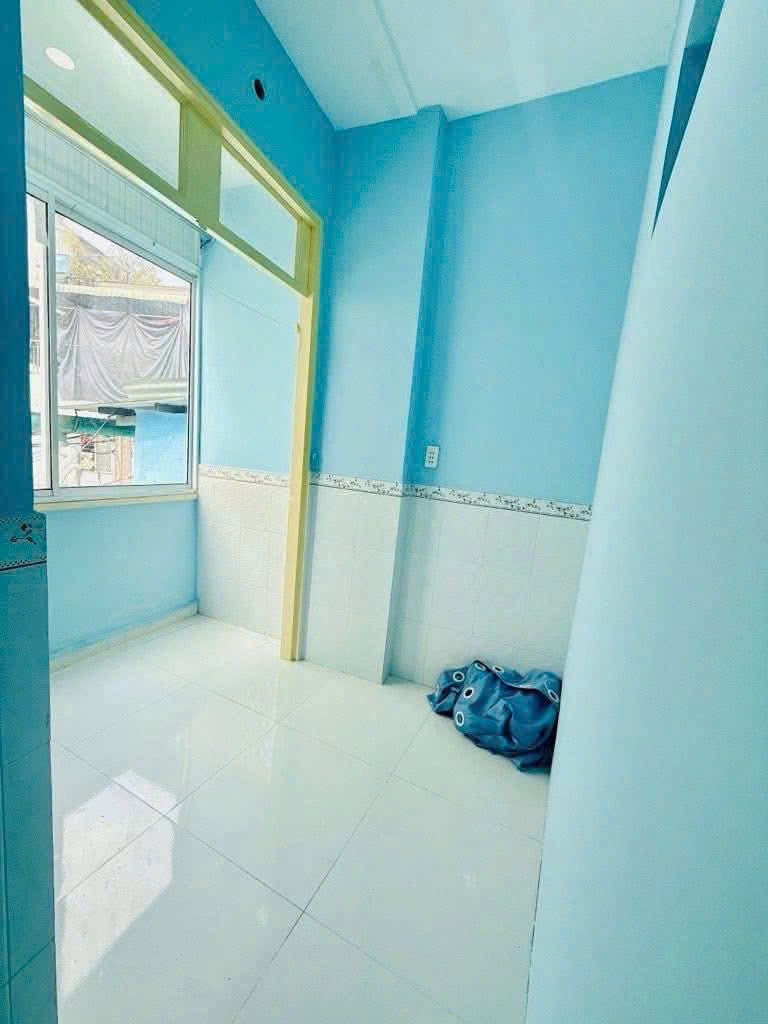 CẦN BÁN NHÀ MỚI QUẬN 4 HÀNG NGON CHỈ 2 tỷ 350tr