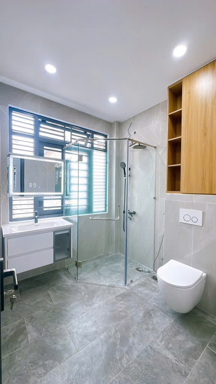 NHÀ MỚI 100% QUẬN 4 – CĂN GÓC 4 TẦNG BTCT chỉ 4 tỷ150tr