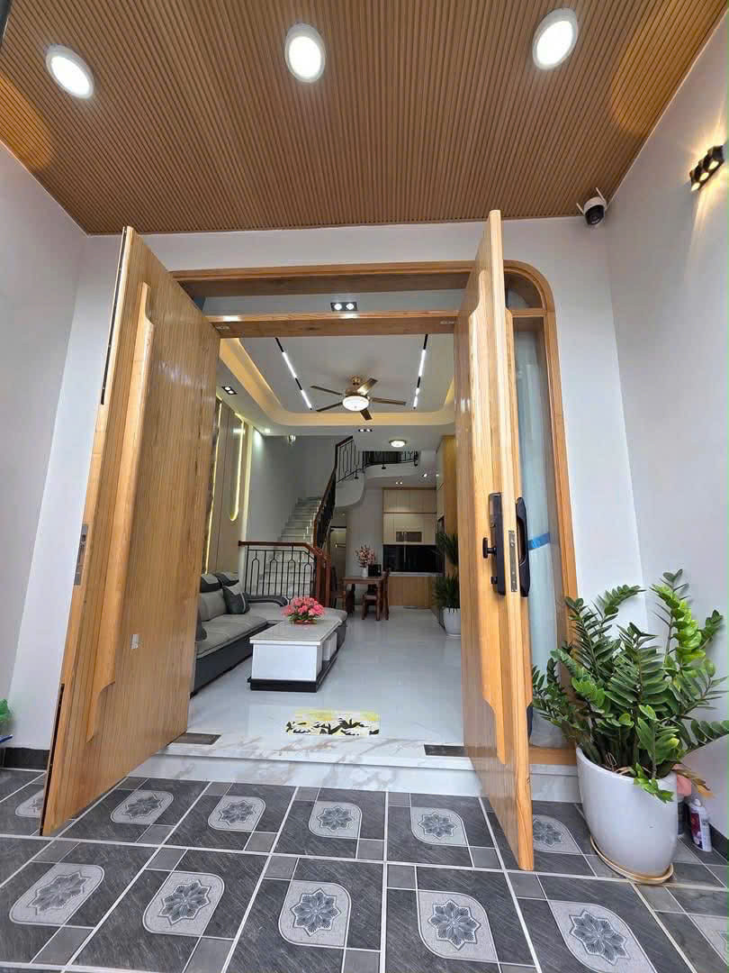 BÁN NHÀ 3 TẦNG 3 MÊ – KIỆT Ô TÔ ĐẬU ĐỖ –  TÔN ĐỨC THẮNG - FULL NỘI THẤT XỊN XÒ - GIÁ CHỈ 5.X TỶ