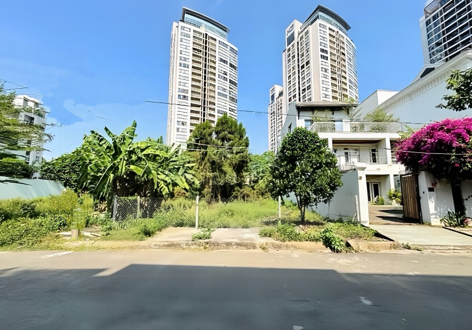 BÁN ĐẤT ĐƯỜNG NGUYỄN VĂN HƯỞNG, THẢO ĐIỀN - 300m2 - GIÁ 90 TỶ TL