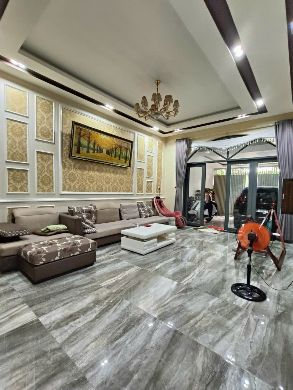 BÁN NHÀ PHỐ P20 TRẦN BẠCH ĐẰNG, P. AN HÒA - RẠCH GIÁ (AN GIANG): DÀI 27.5M, FULL NỘI THẤT GỖ, HOÀN CÔNG
