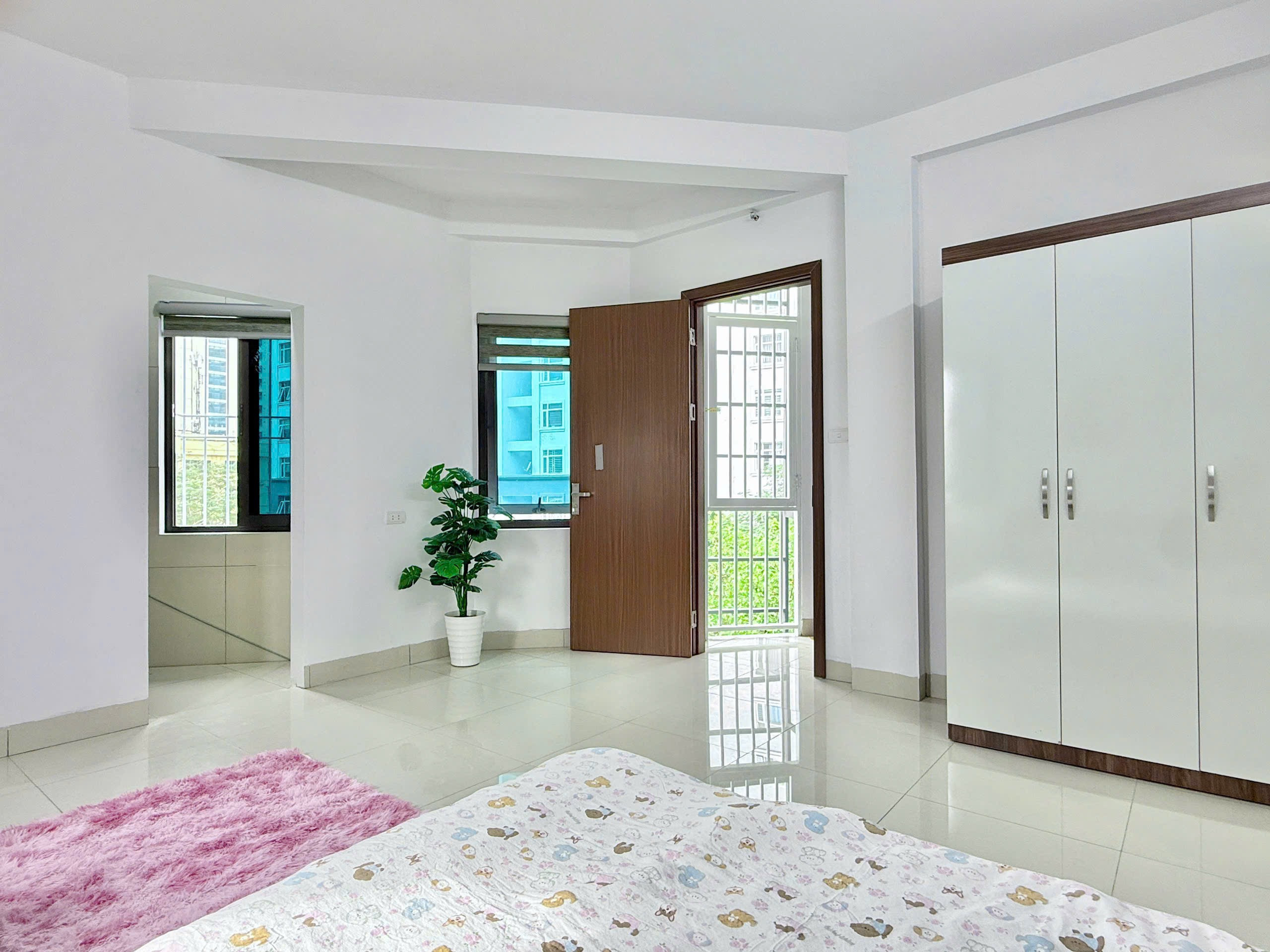 HÀNG CỰC HOT NHÀ MỚI TRẦN CUNG