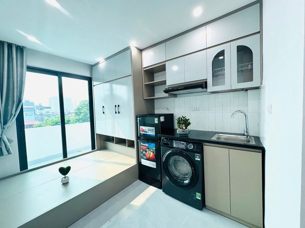 Bán CCMN Trần Cung Cầu Giấy 38m2 6 tầng thang máy 5 căn hộ 1N1K cao cấp