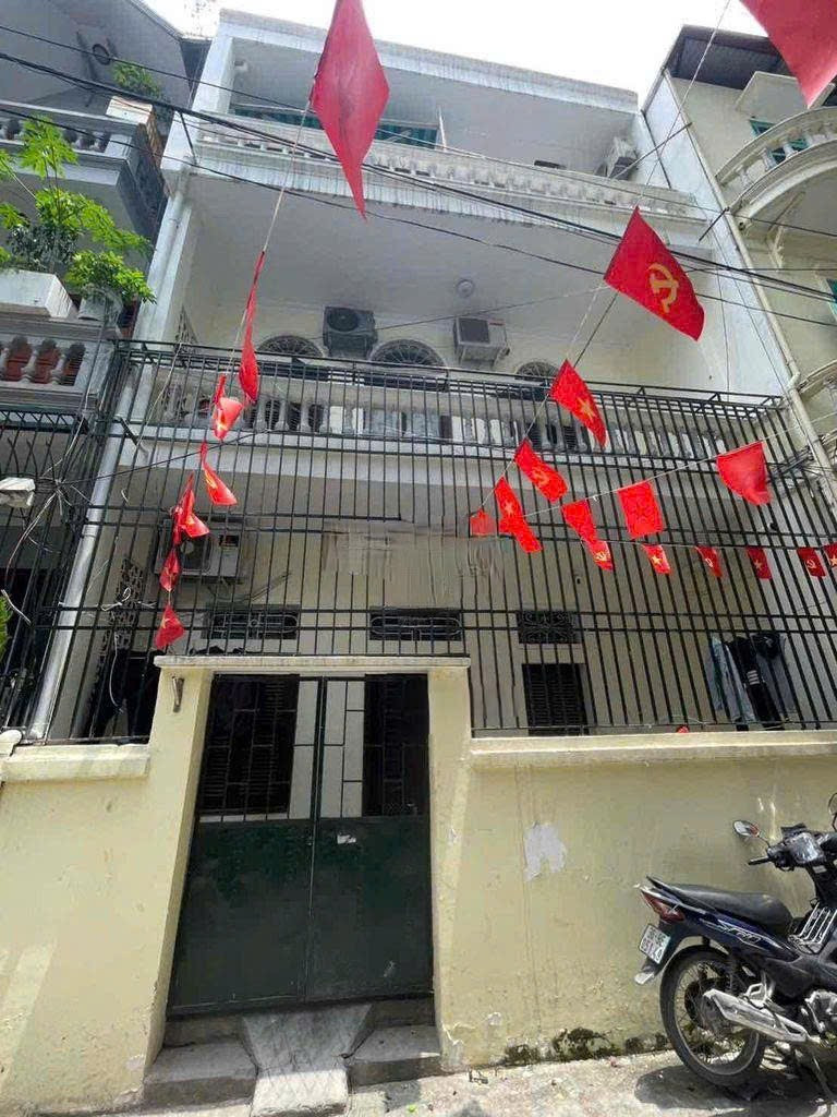 Cho thuê Nhà Ngõ 82 Đường Trần Cung - Cầu Giấy 55M² 3 Tầng 5 Ngủ - Nội Thất CB - Giá Thuê 15tr