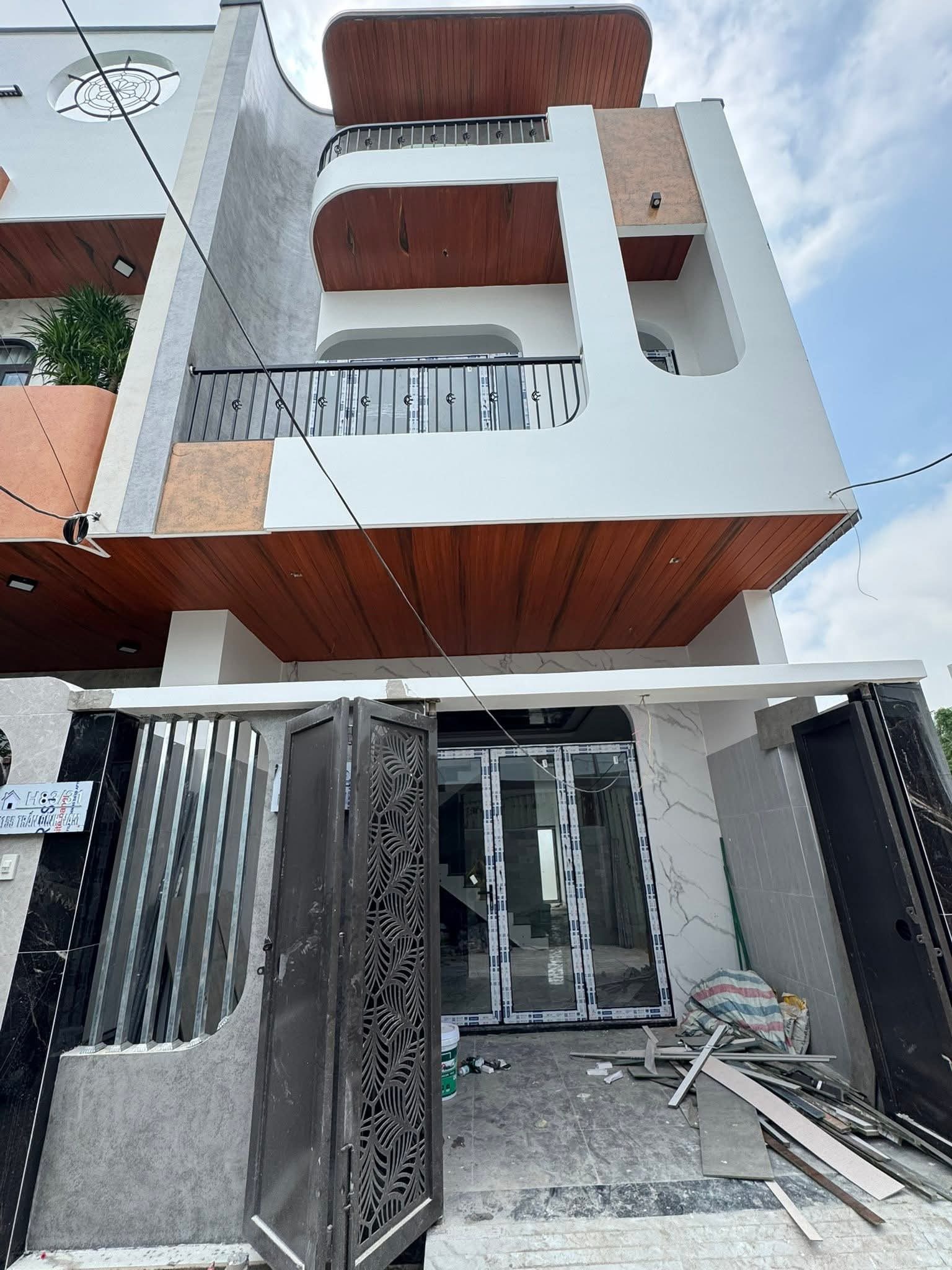Nhà 2 Tầng, 3 Phòng Ngủ, kiệt Đường Trần Đình Nam - Giá 4,85 Tỷ TL nhẹ