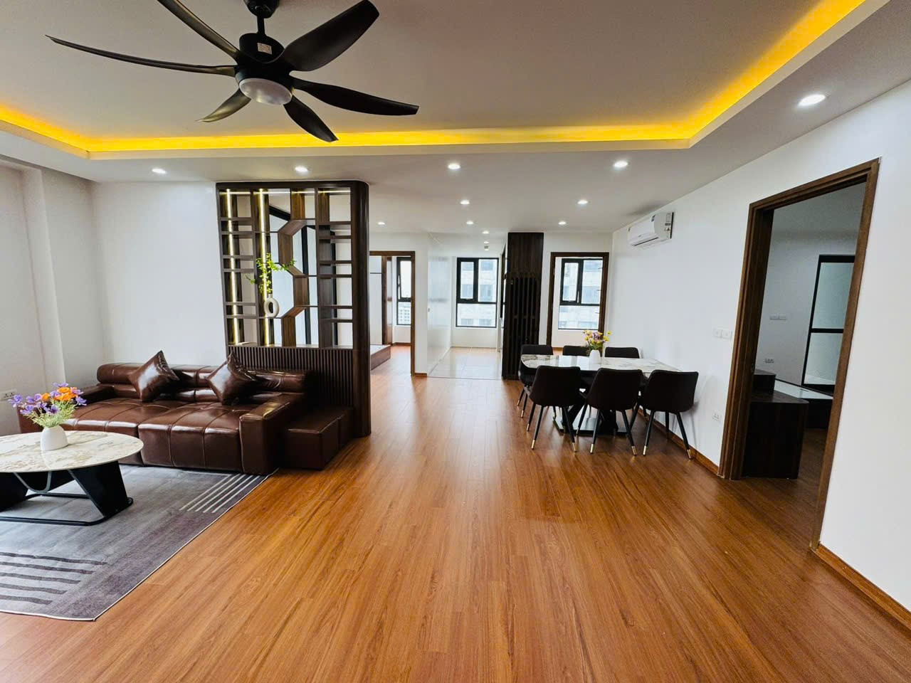 Bán căn hộ 107m full đồ mới view hồ đẹp giá tốt