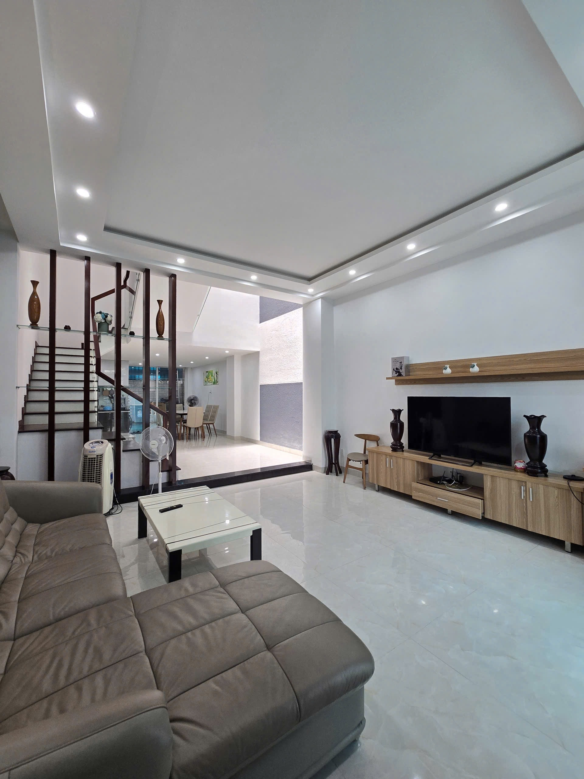 CHO THUÊ NHÀ 3 TẦNG – KHU EURO VILLA 1