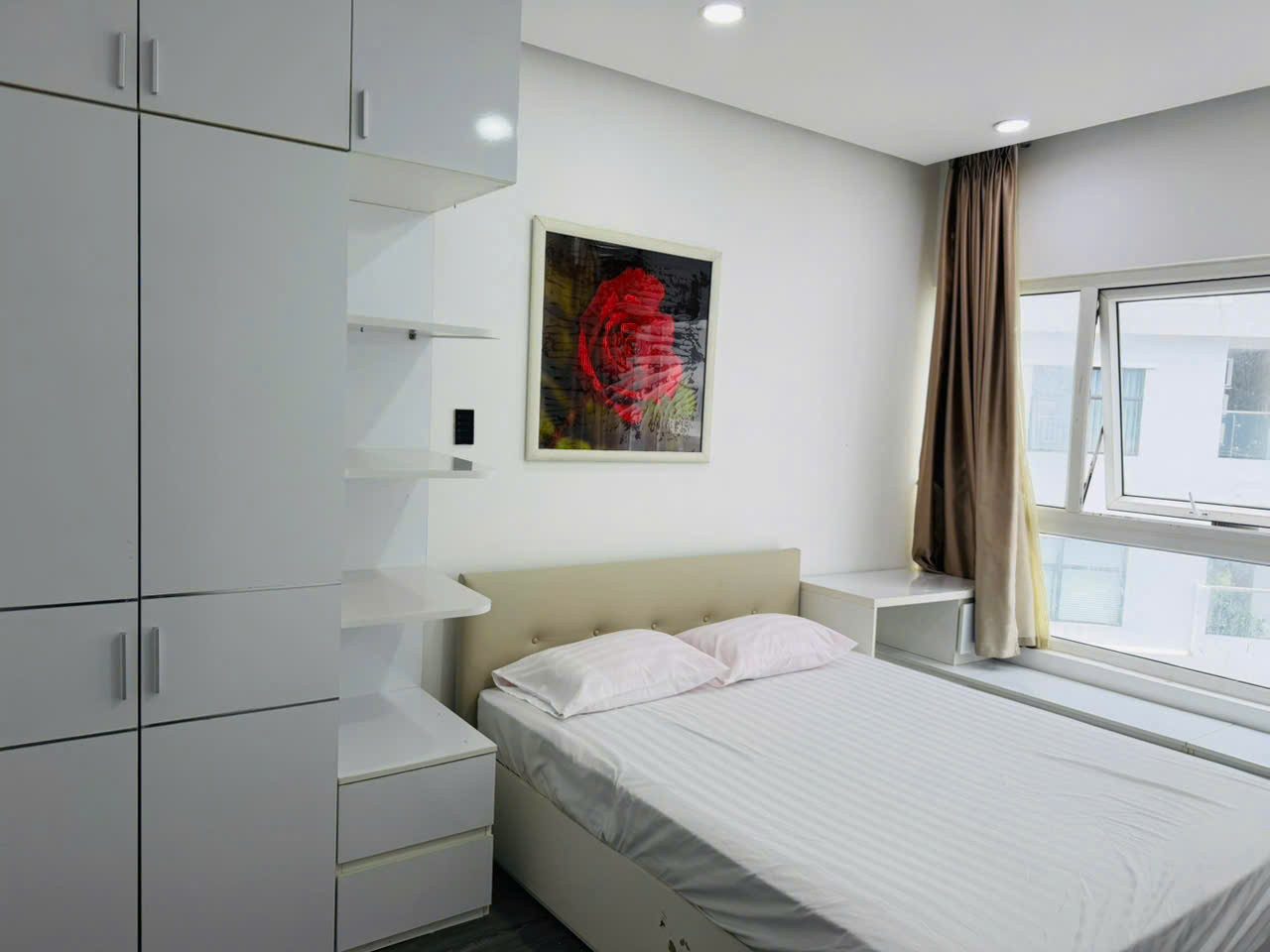 Cho thuê căn hộ 2PN 2WC Monarchy - Trần Hưng Đạo