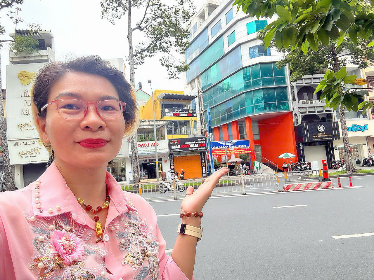 ĐỘC TÔN HIẾM BÁN - MTKD Đ.TRẦN HƯNG ĐẠO, QUẬN 1 - DÒNG TIỀN ĐỀU 88TR/TH - GIANG GIANG: 0938676685