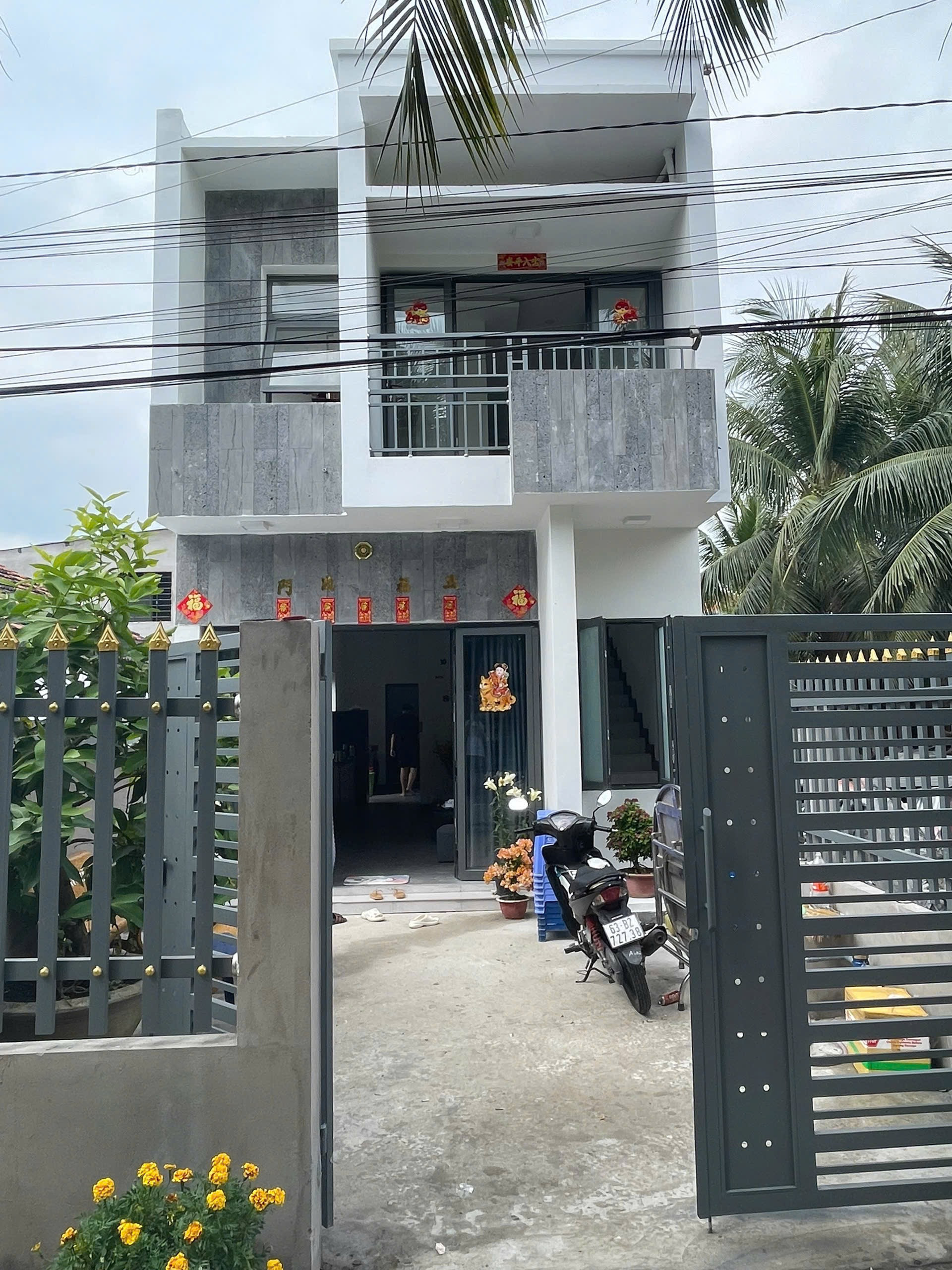 Cần bán gấp nhà mặt tiền đẹp xây kiên cố