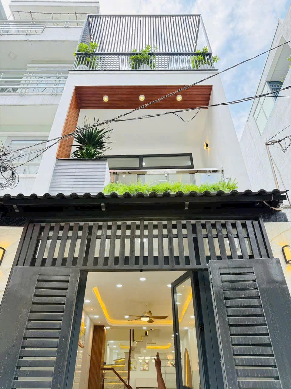 Xoay tiền bán nhà 59m2 Trần Mai Ninh, Tân Bình. Gần chợ Hoàng Hoa Thám. Hẻm 6m. Sổ chính chủ