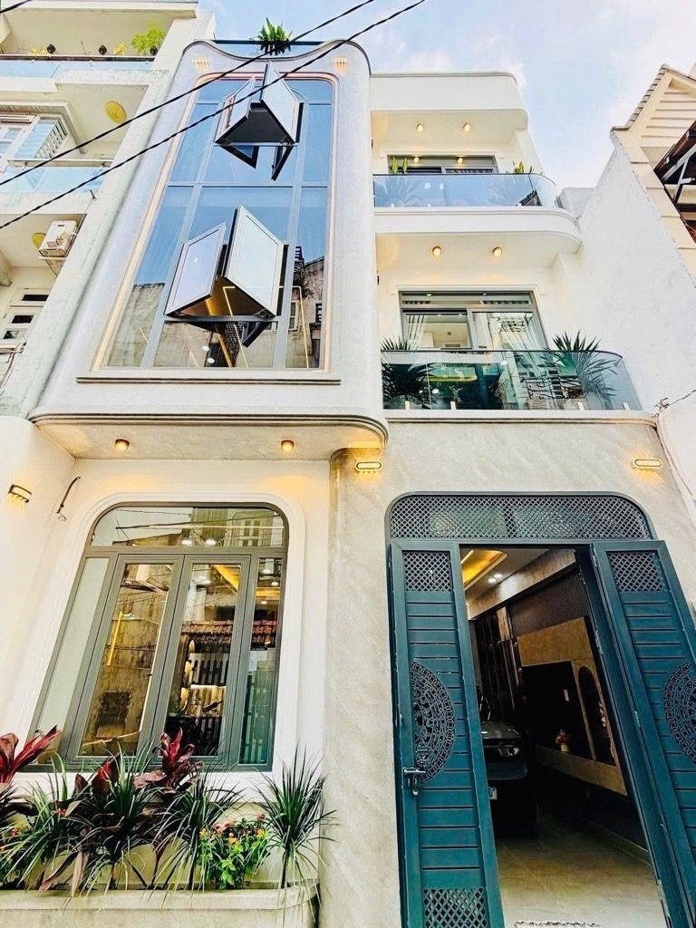Chủ cần tiền bán gấp ở thị trường ngay Trần Bình Trọng, Q5 5tỷ44 78m2. SHR hẻm xe hơi ra vào