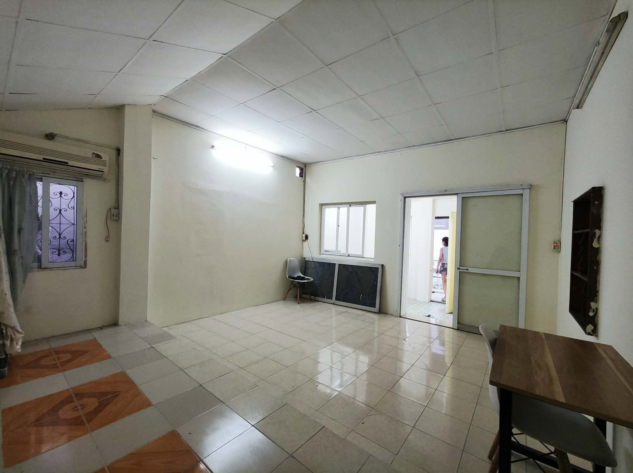 CHO THUÊ NHÀ NGUYÊN CĂN TRẦN PHÚ, BA ĐÌNH, 20M RA PHỐ, SÂN RỘNG, 6TR