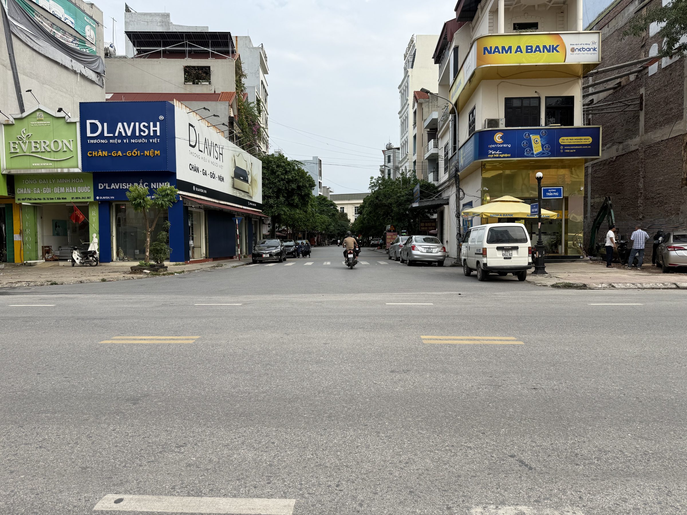 Bán nhà 104m² full thổ cư ngang 3.2m giá 15.5 tỷ tại Đường Trần Phú Phường Từ Sơn