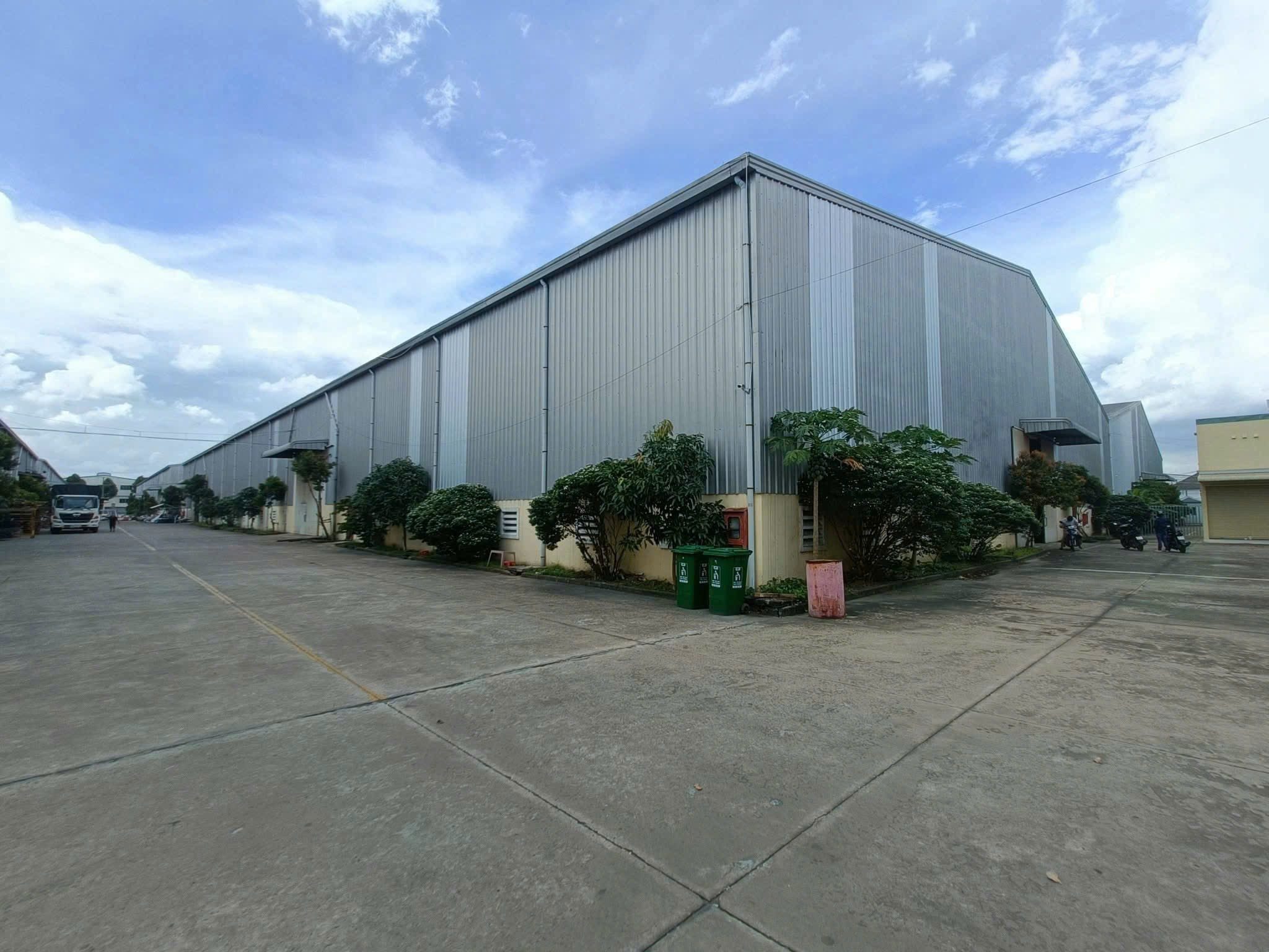 Cho thuê xưởng 1Ha6 khuôn viên độc lập trong KCN trực thuộc TAM PHƯỚC. Giá thuê chỉ 4,5 $/m2/Tháng