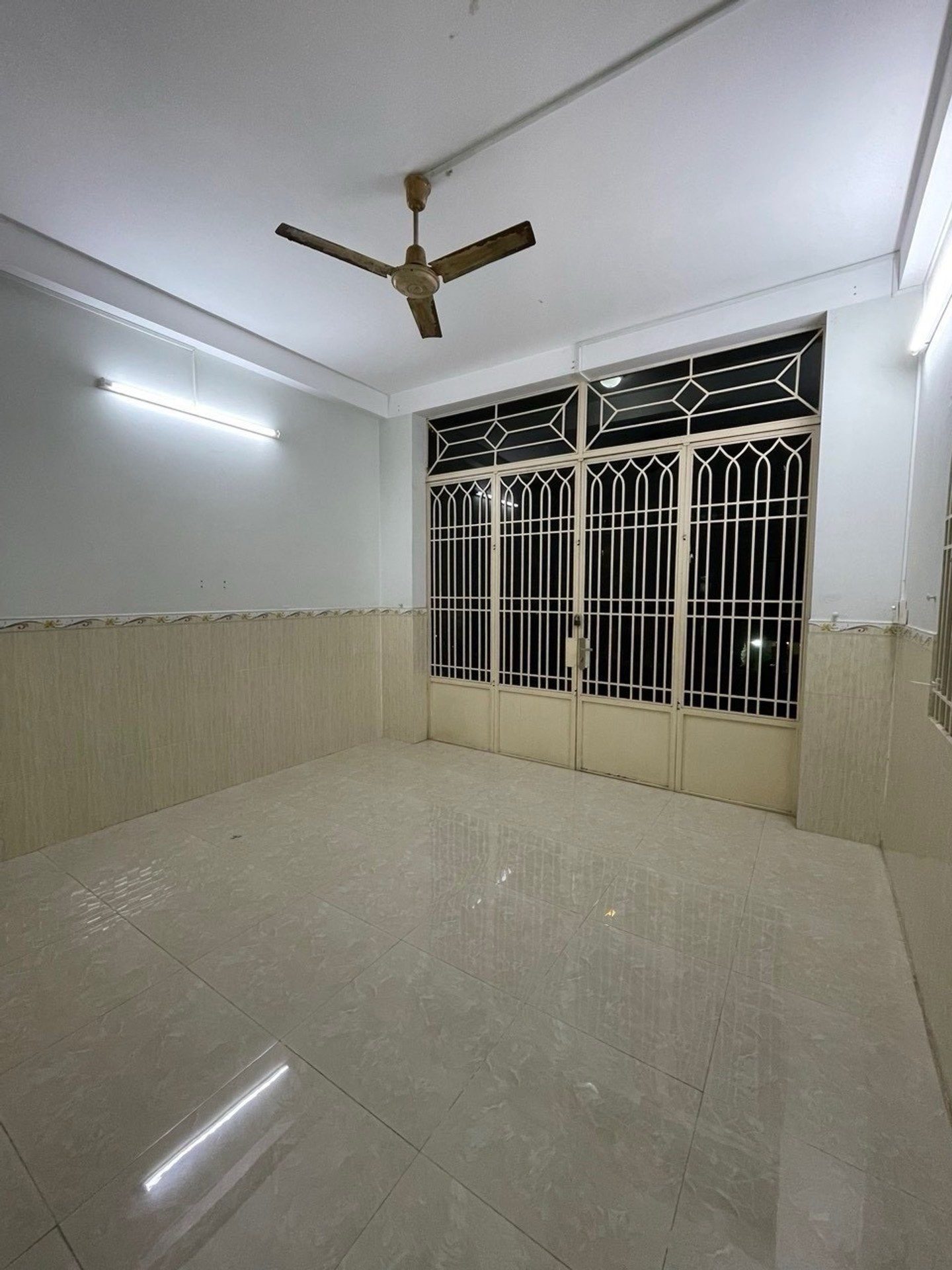 Bán Nhà riêng 173m2 có sẵn 173 m2 thổ cư giá 17.5 tỷ tại Đường Trần Quang Cơ Phường Phú Thạnh Quận Tân Phú TP. Hồ Chí Minh