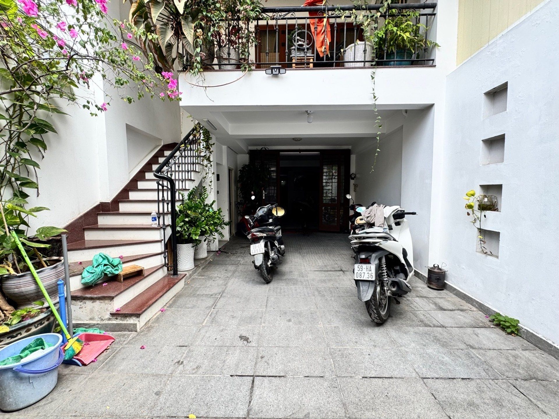 Nhà bán trần huy liệu 6 tầng thang máy