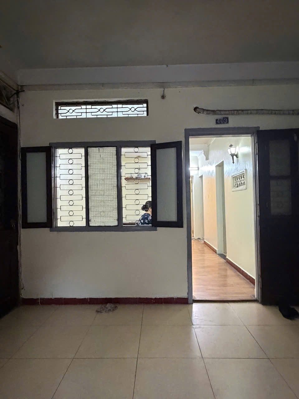 6 TRIỆU/tháng - CHO THUÊ TẬP THỂ TRẦN QUÝ CÁP, 45m2 x 2 phòng ngủ, 1 phòng khách, bếp và vệ sinh riêng