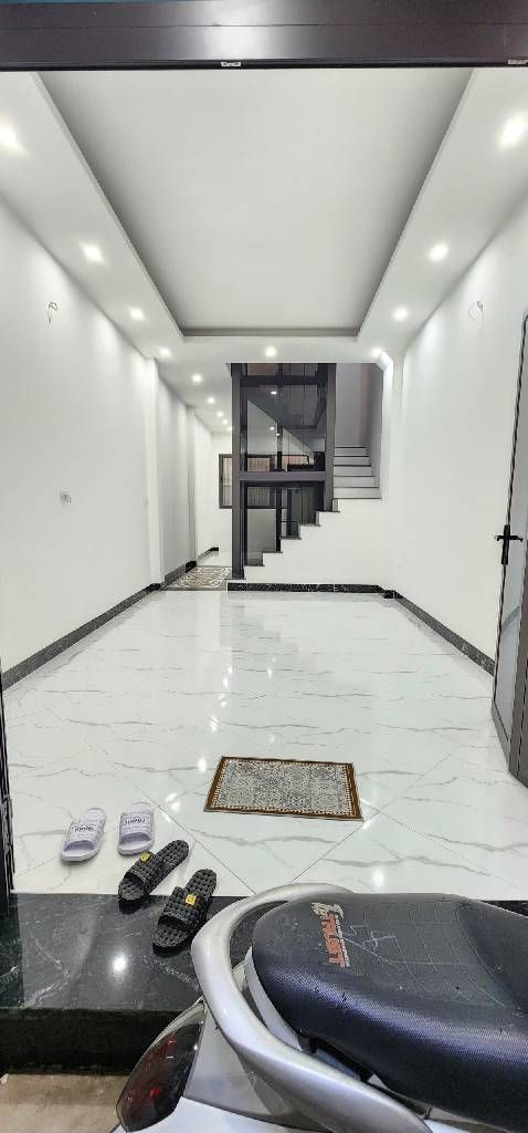 Văn miếu, 40m x 5tầng x Mt 3.5, ngõ nông, 15m ra ô tô, ăn sinh đỉnh cao