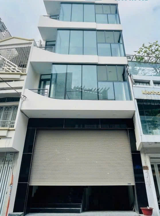 Cho thuê nhà 4 tầng mặt tiền Hải Châu - gần Trần Quốc Toản 
• Diện tích : 115m2