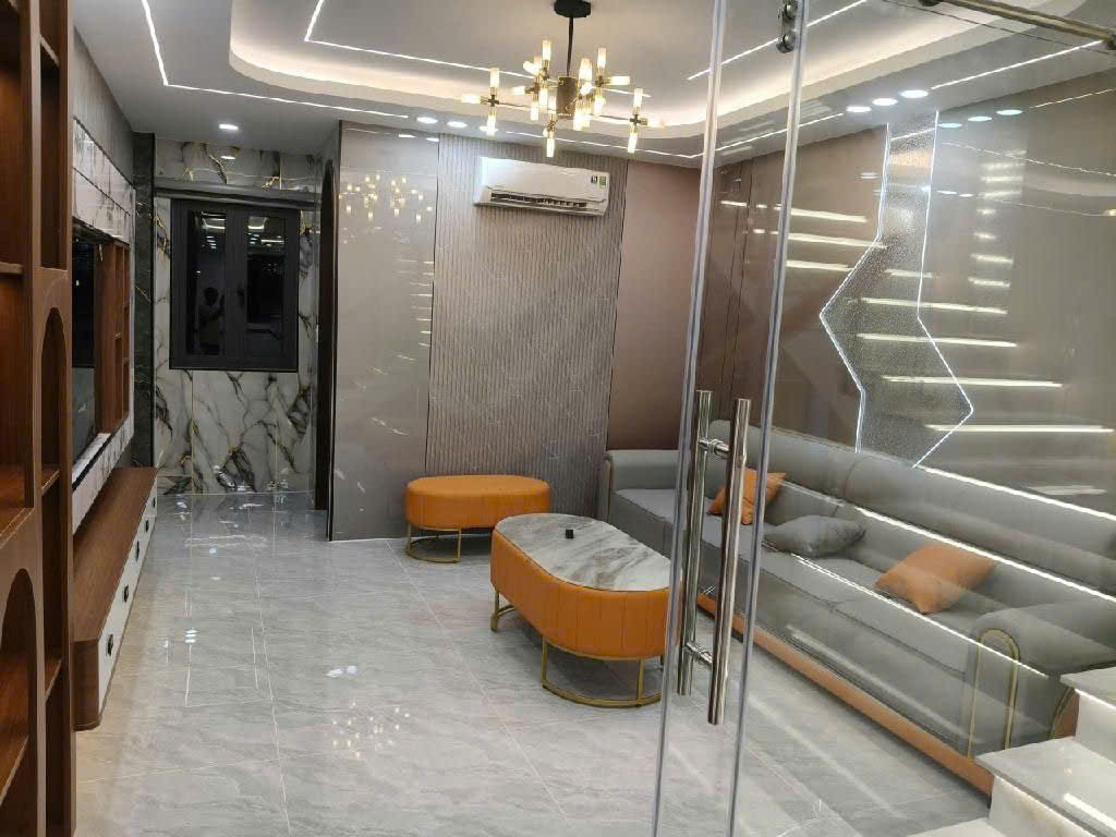 Bán Gấp Nhà Phố Mới Xây  5 Tầng Diện Tích 73m2 Trong KDC Trần Thị Cờ P Thới An Q 12