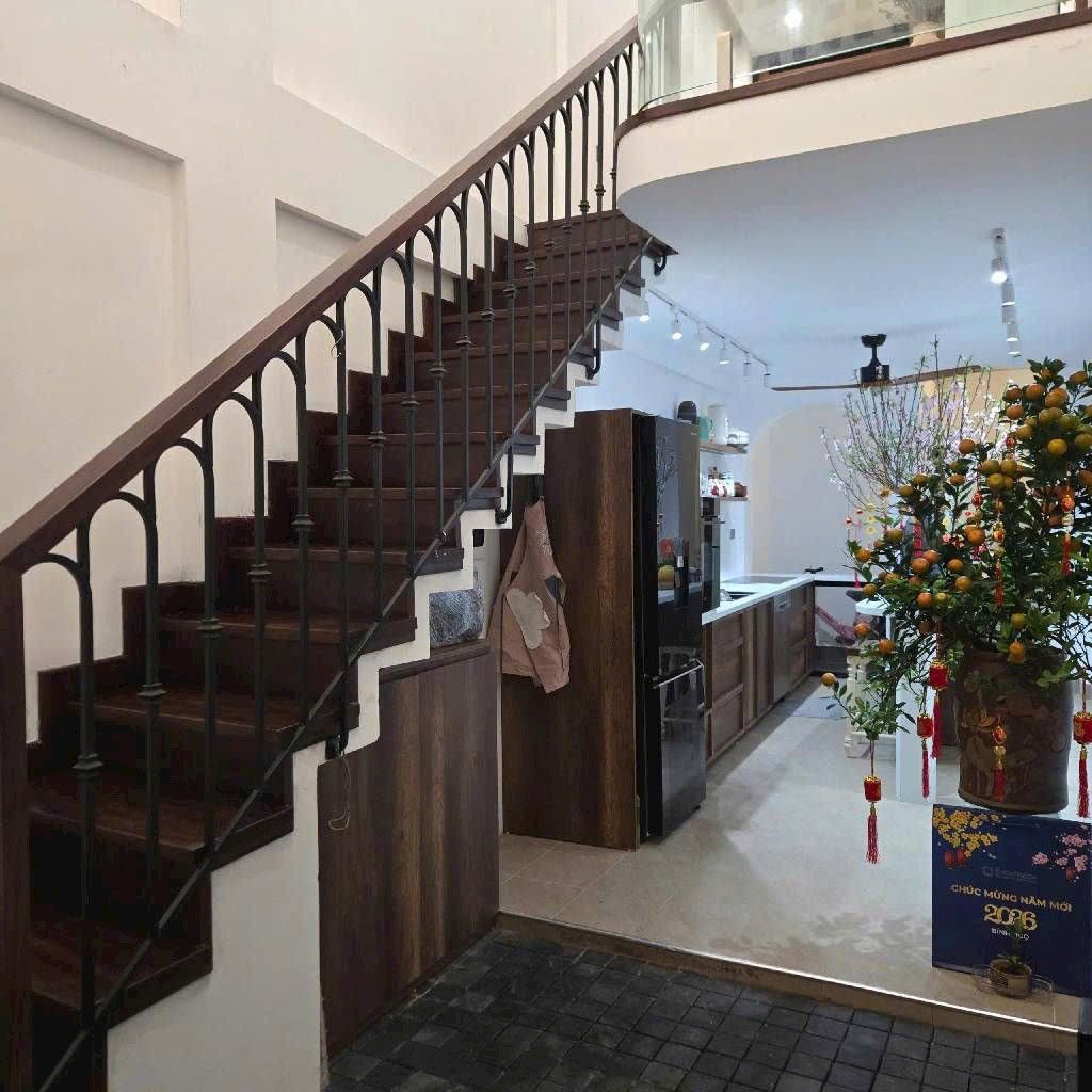 VEIW HỒ TÂY- SÁT PHỐ- DÂN XÂY- 7 TẦNG THANG MÁY- 3 BƯỚC HỒ TÂY- FULL NỘI THẤT XỊN - TRÍCH SÀI