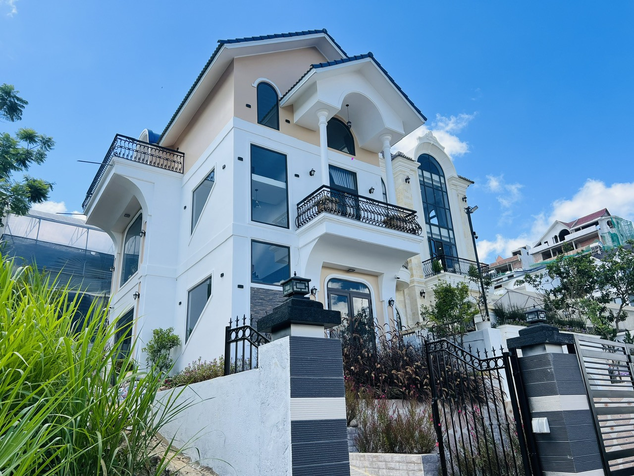 Căn villa mới tinh đẹp sang trọng tâm huyết của gia chủ tại Trịnh Hoài Đức Đà Lạt
