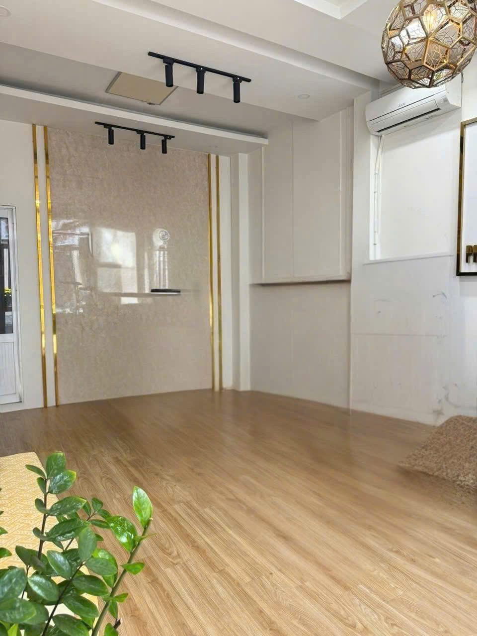CHO THUÊ NHÀ 3 TẦNG MẶT TIỀN ĐƯỜNG TRỊNH PHONG, KHU PHỐ HÀN NHỘN NHỊP. LH E HIỀN 0905 800 366 - E Hiền