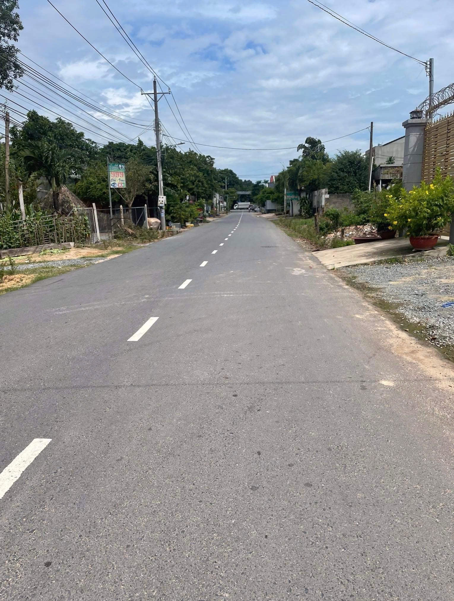 Siêu Phẩm - Đất Mặt Tiền Kinh Doanh - TPHCM
✔️ DT: 5x55. 10x55
2 Phút ra chợ. 800m có 3 cty đang hoạt động
✔️ Có hỗ trợ vay 3 bên
📞 0938.810.641 liên hệ xem sổ