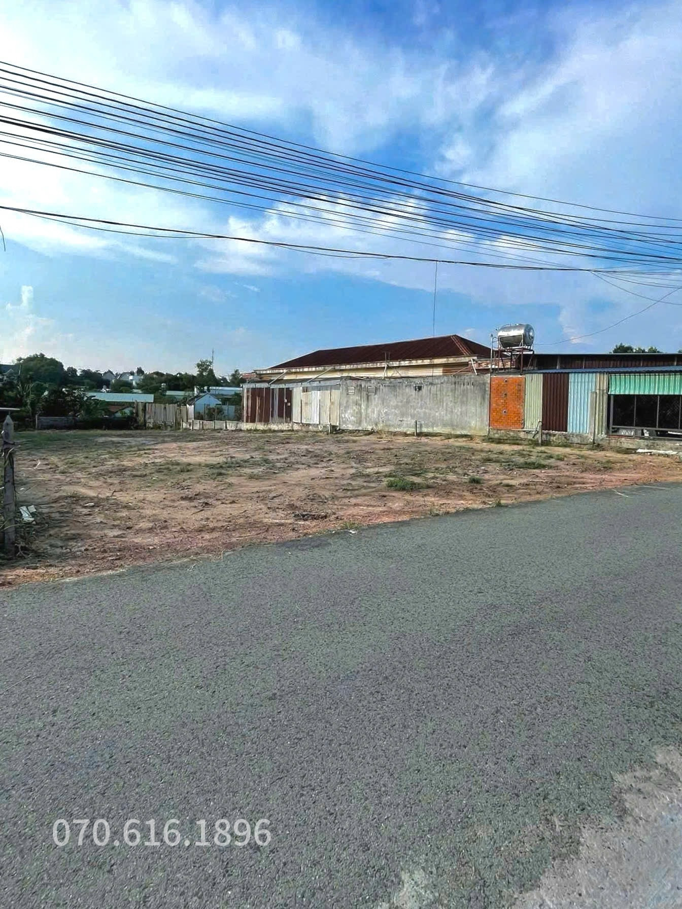 CHÚ BA CẦN TIỀN BÁN GẤP MẢNH ĐẤT 1000M2